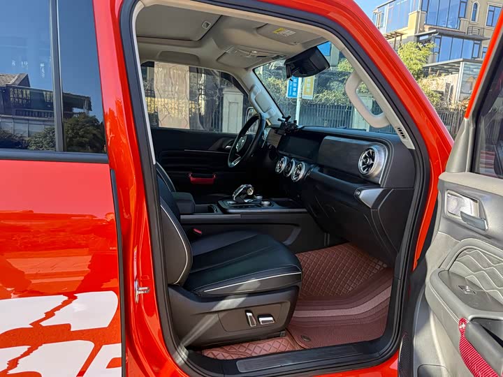 Фото 12 - Tank 300