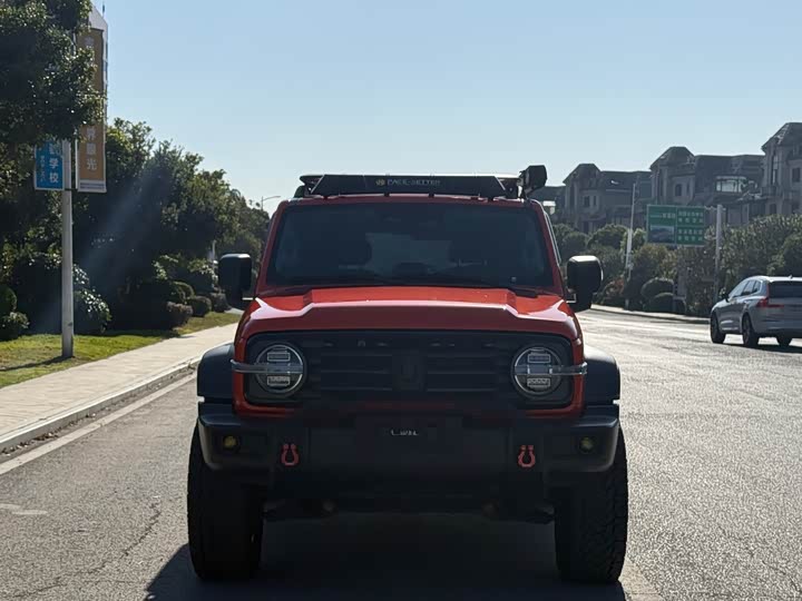 Фото 2 - Tank 300