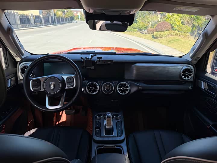 Фото 20 - Tank 300