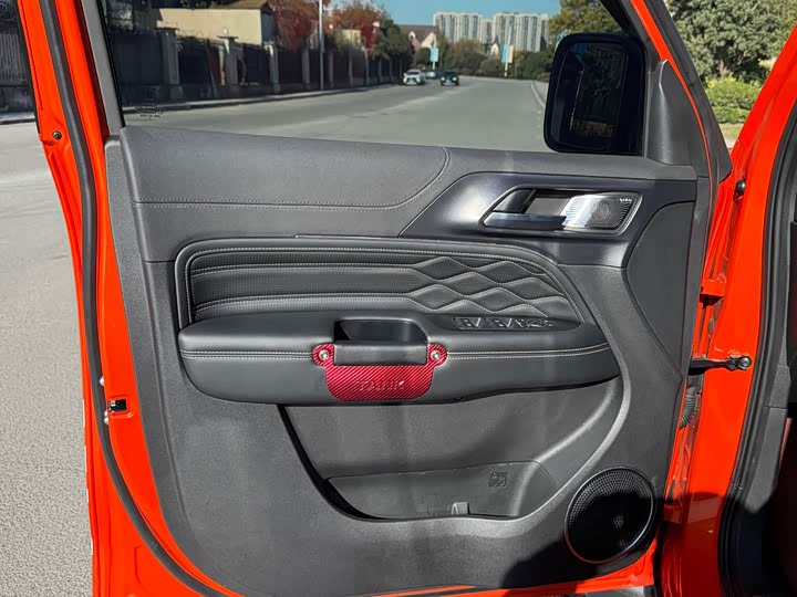 Фото 7 - Tank 300