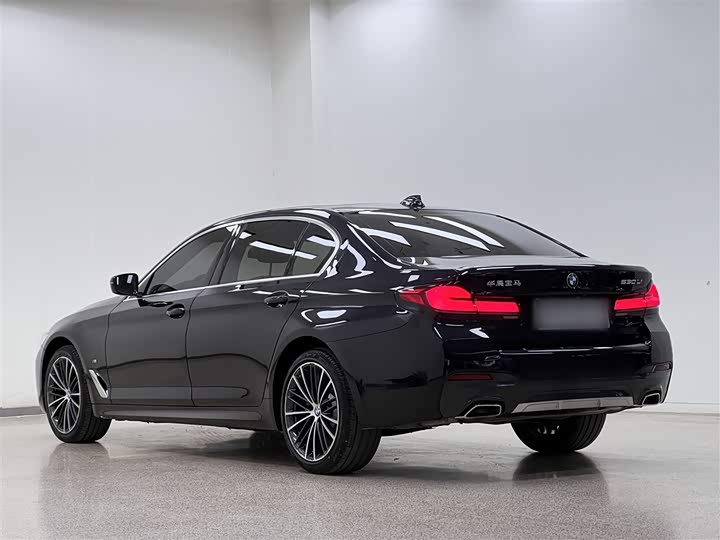 Фото 10 - BMW 5 Series