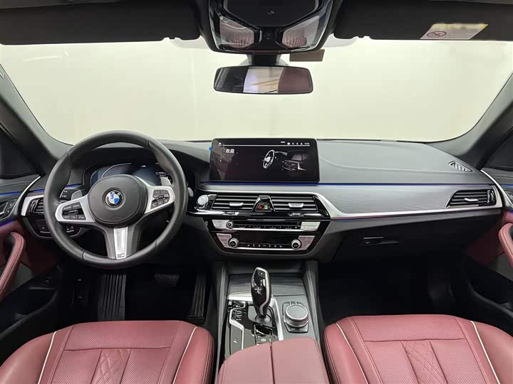 Фото 13 - BMW 5 Series