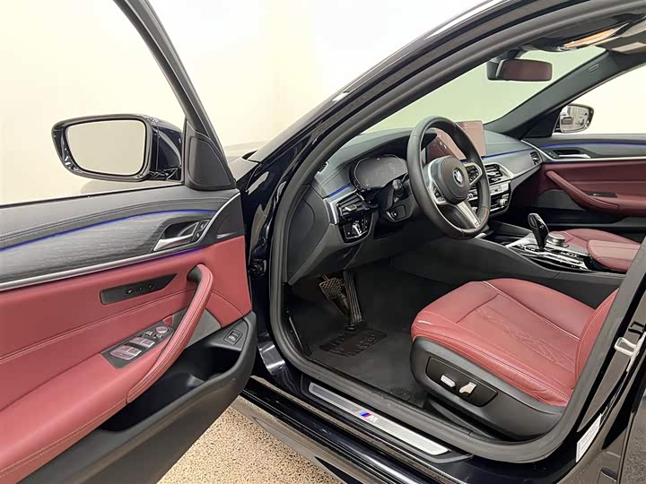 Фото 18 - BMW 5 Series