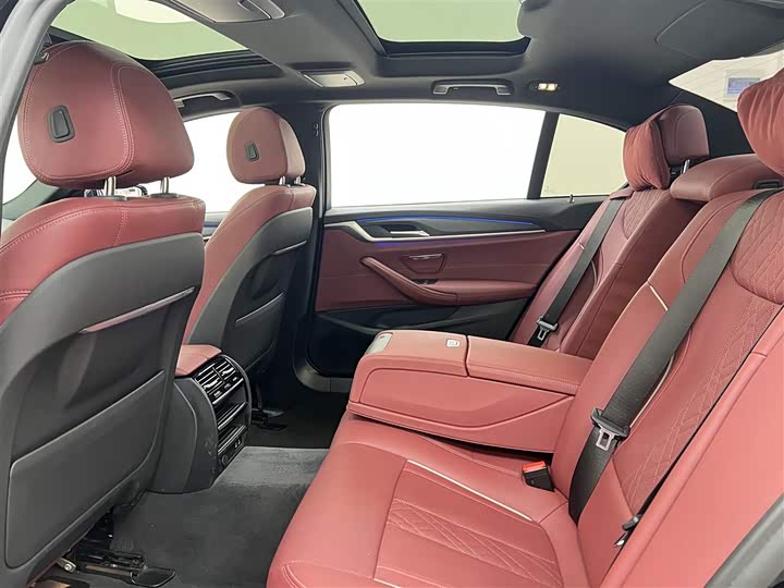 Фото 19 - BMW 5 Series