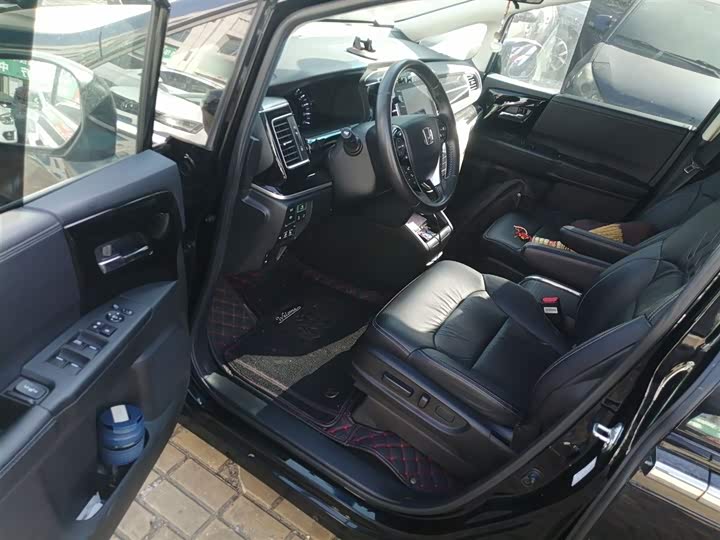 Фото 16 - Honda Elysion