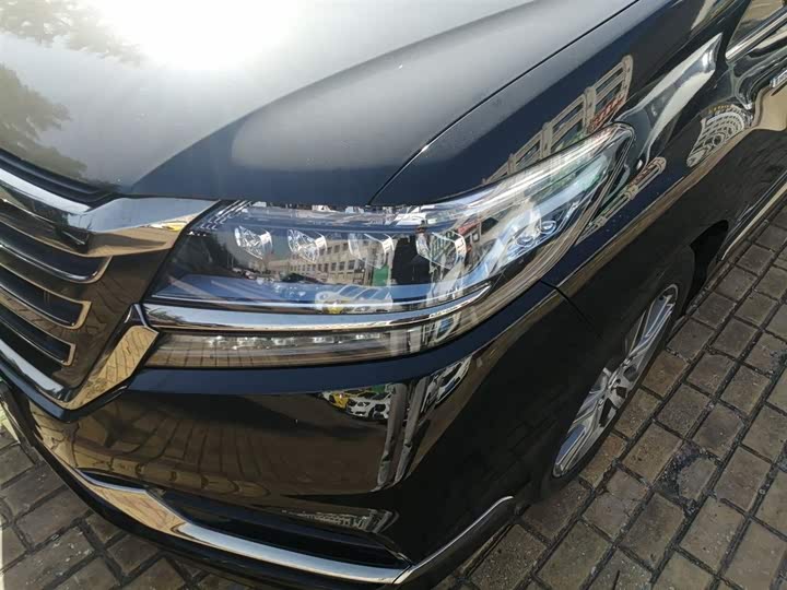 Фото 24 - Honda Elysion