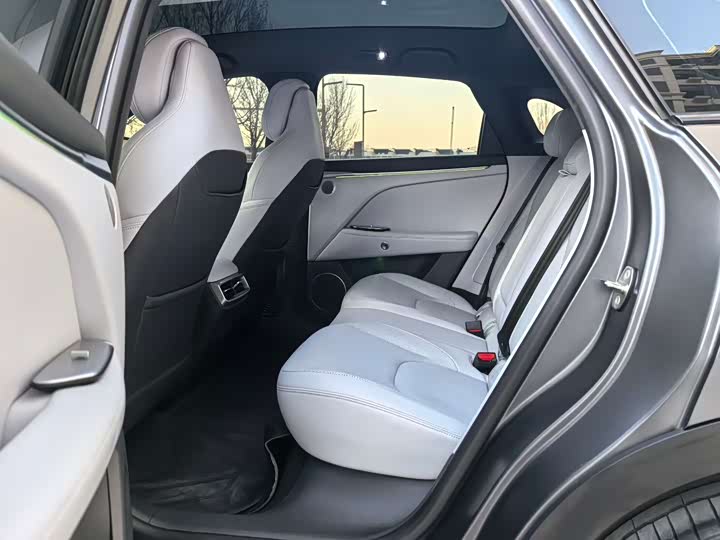 Фото 5 - BAIC Arcfox Alpha T5