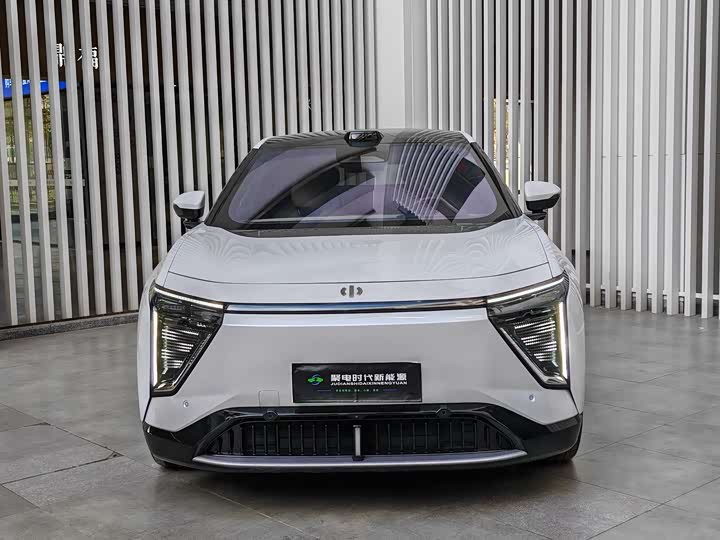 Фото 2 - HiPhi Y