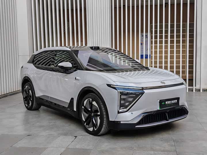 Фото 3 - HiPhi Y