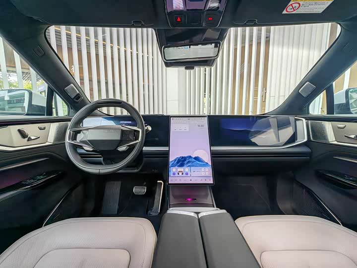 Фото 4 - HiPhi Y