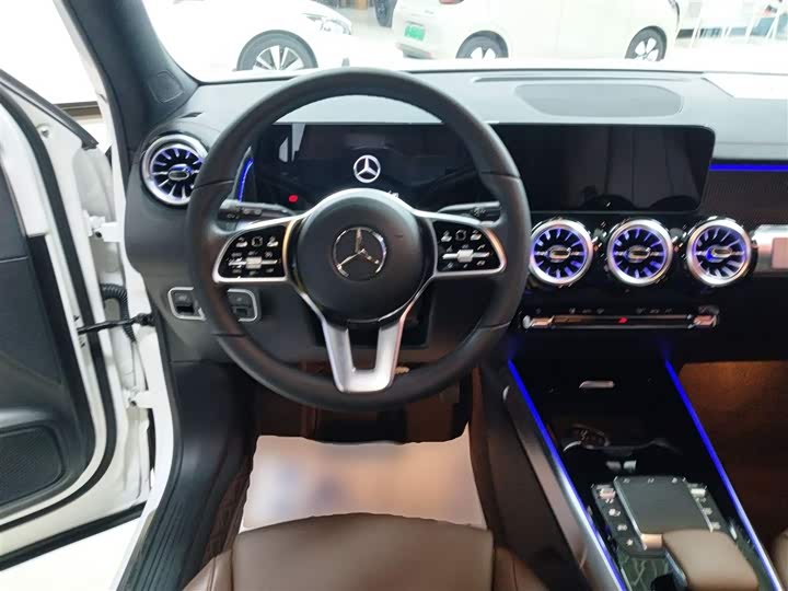 Фото 11 - Mercedes-Benz GLB-Class