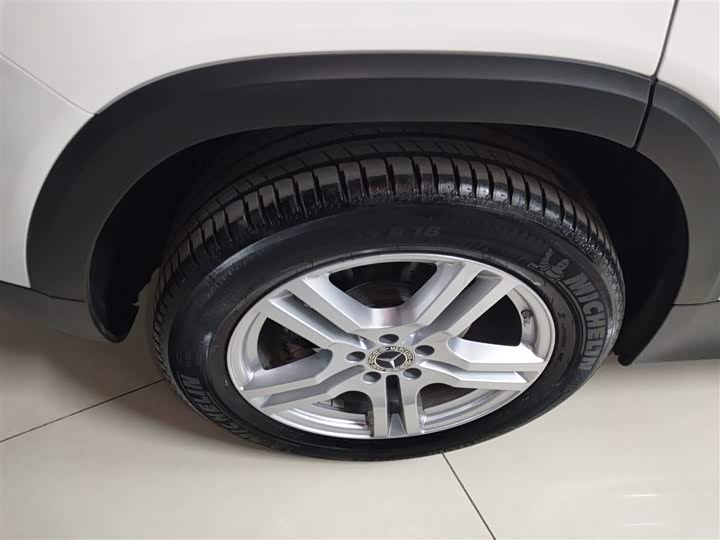 Фото 26 - Mercedes-Benz GLB-Class