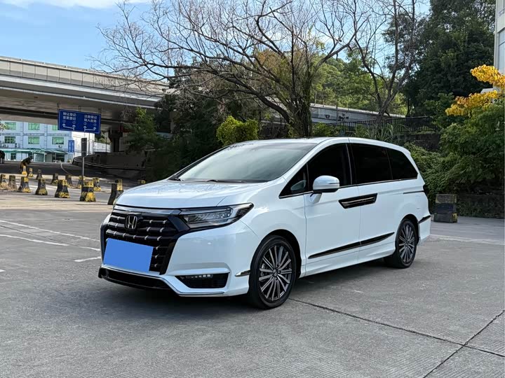 Фото 1 - Honda Elysion