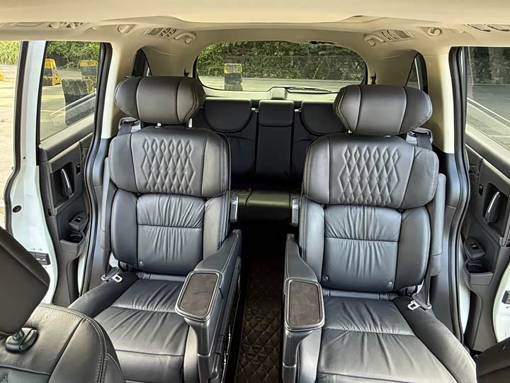 Фото 11 - Honda Elysion