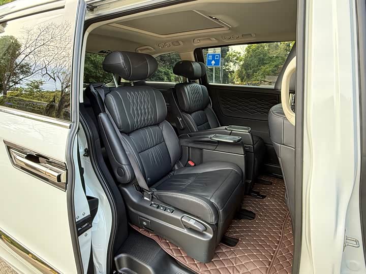 Фото 12 - Honda Elysion