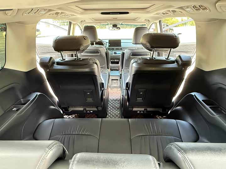 Фото 13 - Honda Elysion