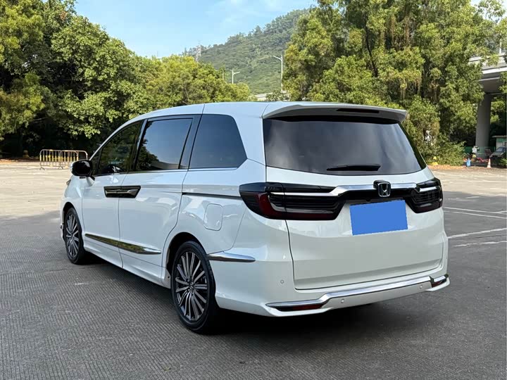 Фото 17 - Honda Elysion