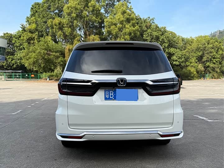 Фото 18 - Honda Elysion