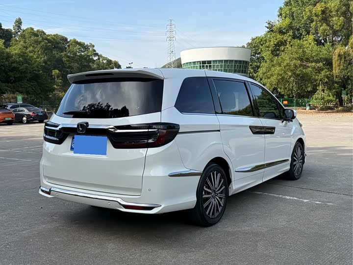 Фото 19 - Honda Elysion