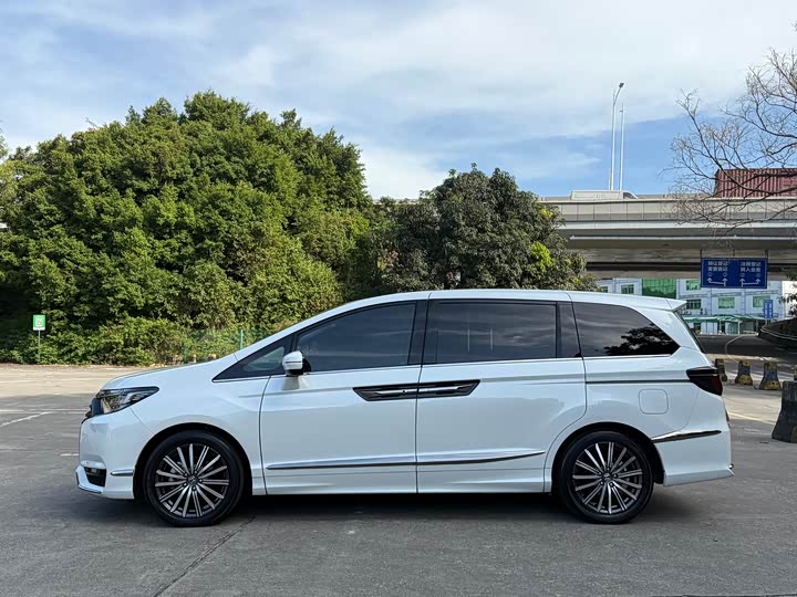 Фото 20 - Honda Elysion