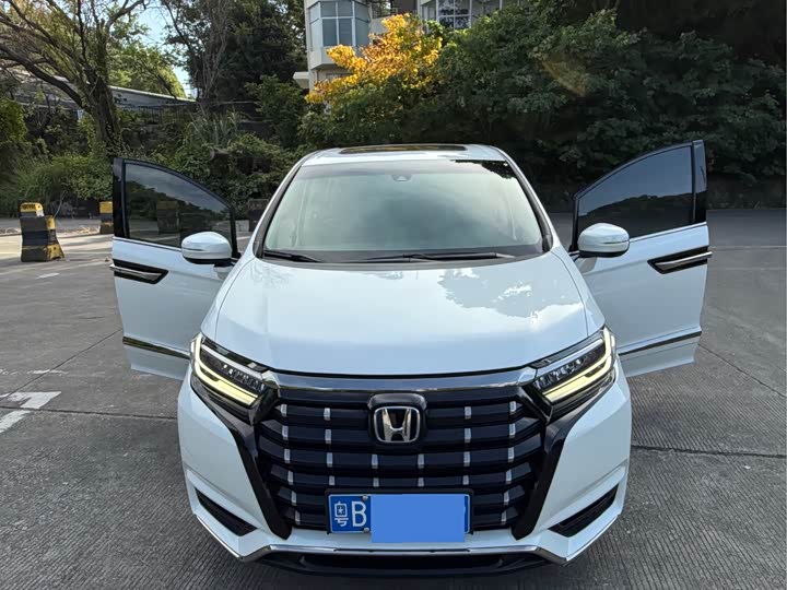 Фото 4 - Honda Elysion