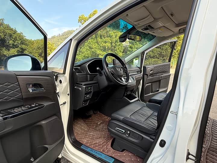 Фото 5 - Honda Elysion