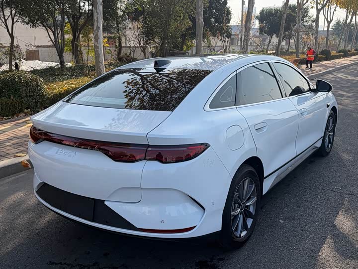 Фото 11 - BYD Qin L