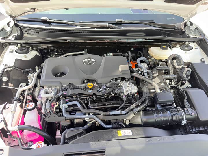 Фото 25 - Toyota Camry