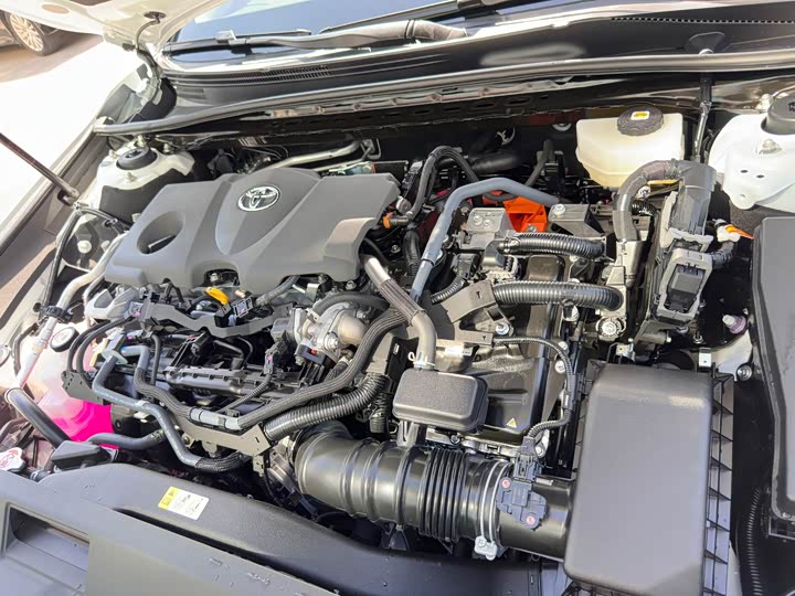 Фото 28 - Toyota Camry