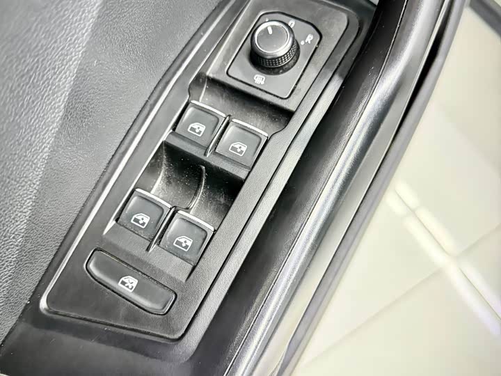 Фото 11 - Volkswagen T-Roc