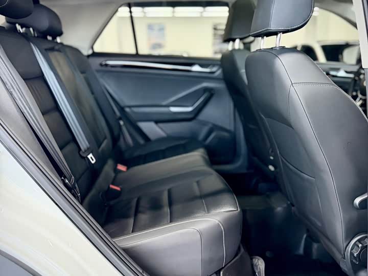 Фото 20 - Volkswagen T-Roc