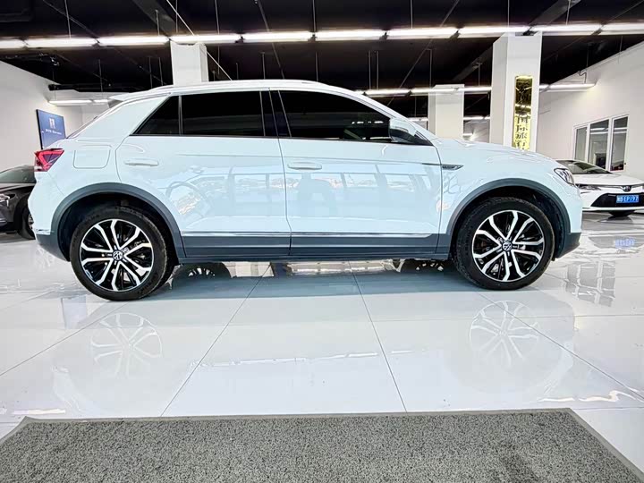 Фото 7 - Volkswagen T-Roc