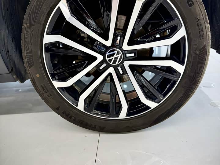 Фото 9 - Volkswagen T-Roc