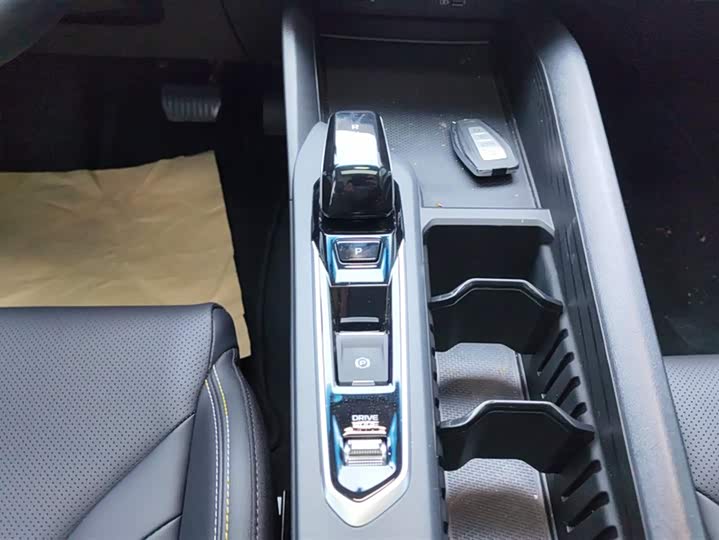 Фото 16 - Geely Binrui