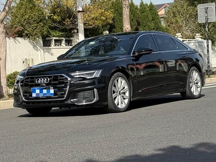 Фото 1 - Audi A6L