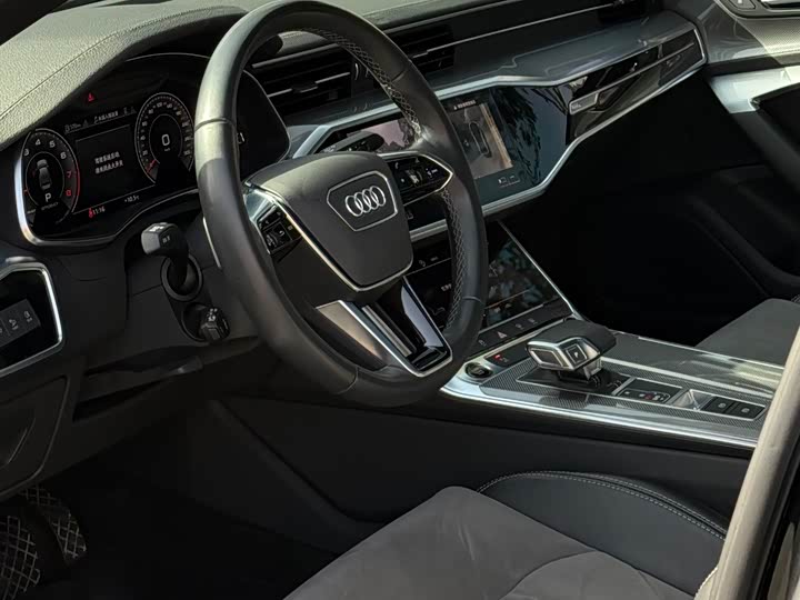 Фото 11 - Audi A6L