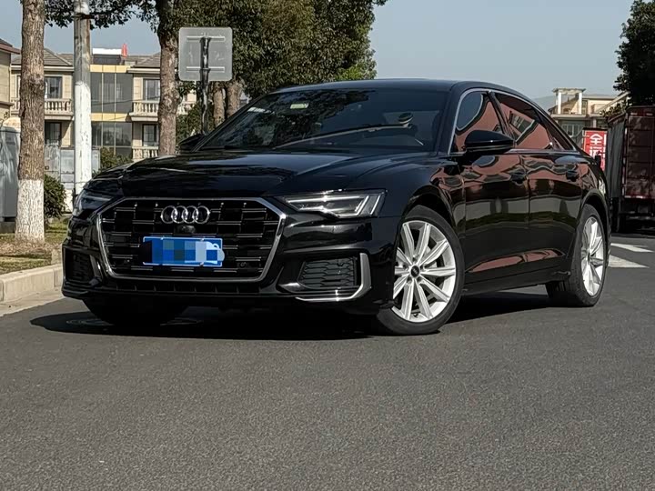 Фото 2 - Audi A6L