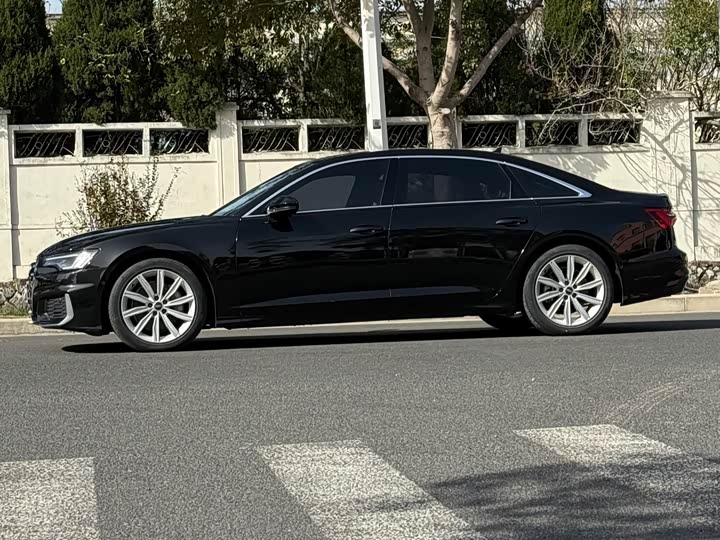 Фото 7 - Audi A6L