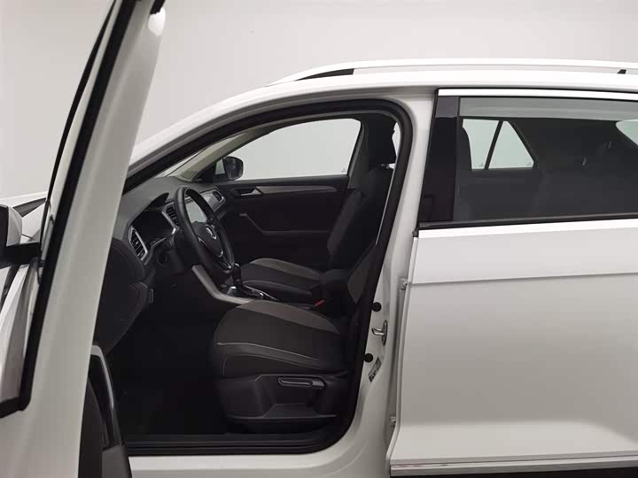 Фото 10 - Volkswagen T-Roc