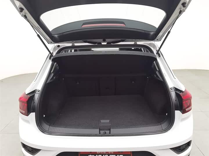 Фото 16 - Volkswagen T-Roc