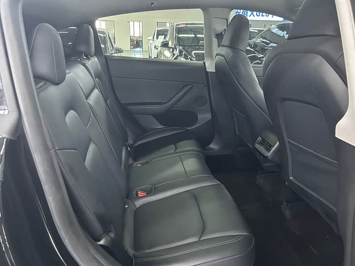 Фото 10 - Tesla Model Y