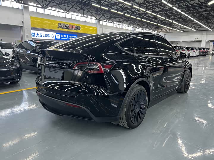 Фото 11 - Tesla Model Y