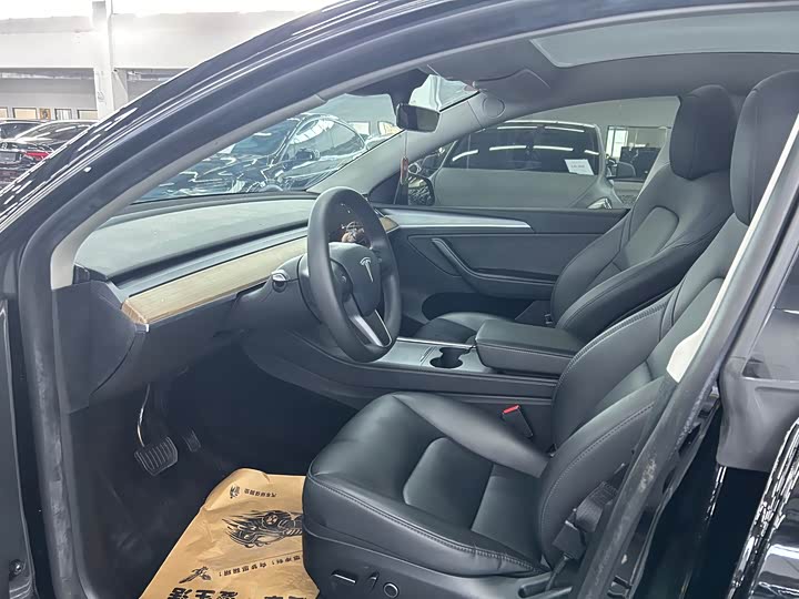 Фото 4 - Tesla Model Y