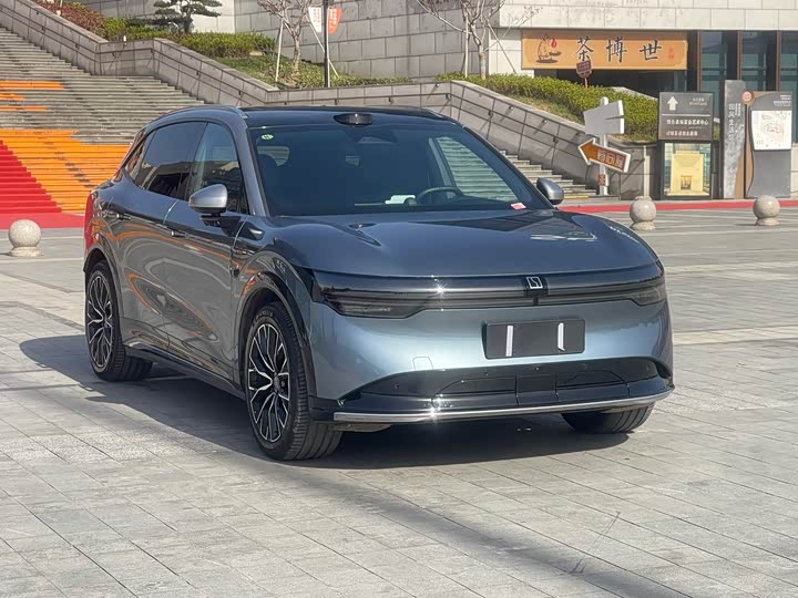 Фото 2 - Zeekr 7X