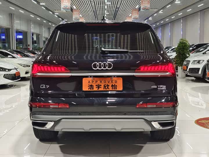Фото 5 - Audi Q7