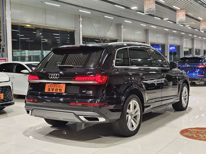 Фото 6 - Audi Q7