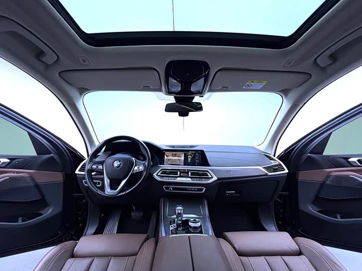 Фото 17 - BMW X5