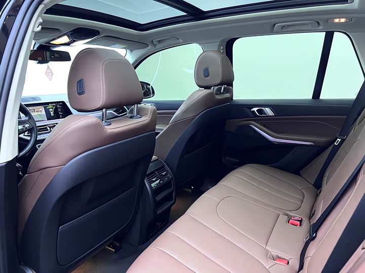 Фото 18 - BMW X5