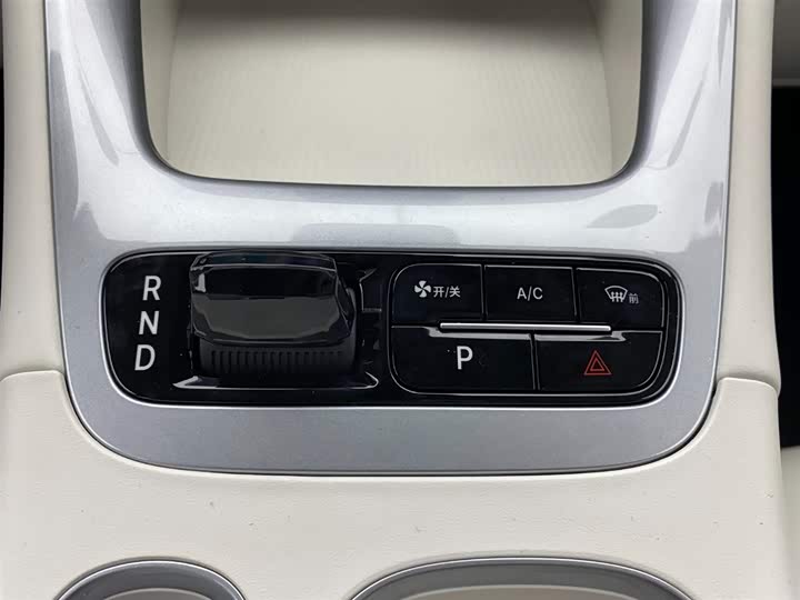 Фото 14 - Geely Galaxy Geome