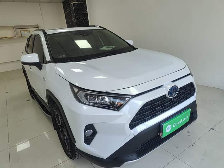 Фото 4 - Toyota RAV4